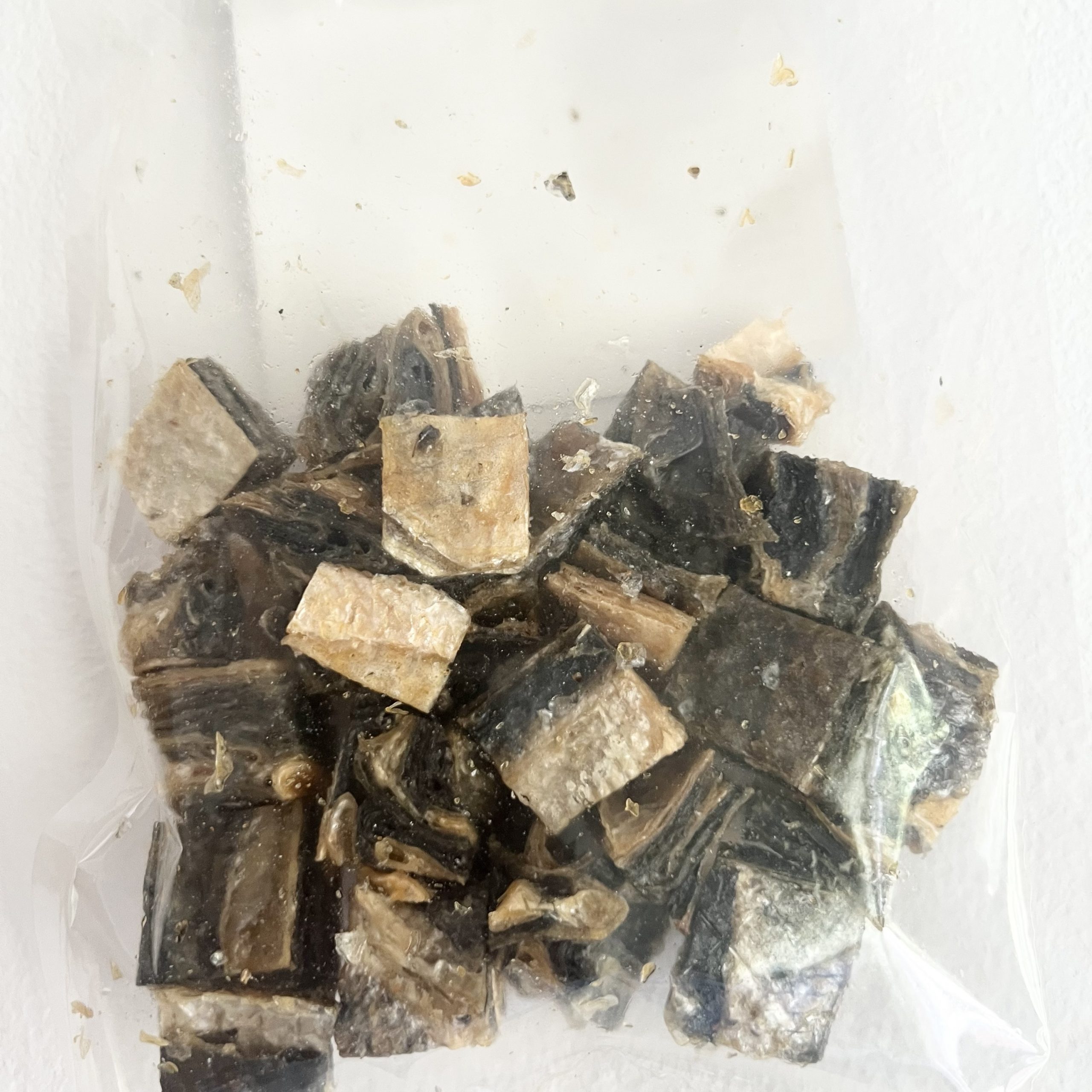 Cubos de Piel de Salmón - 70g - Imagen 4